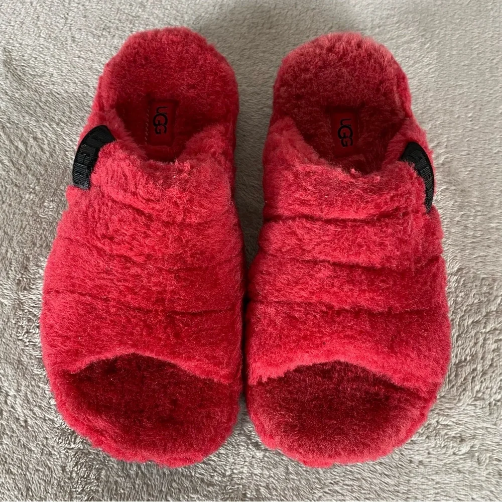 UGG Men’s Size 5 (Women’s Size 7) Red Fluffy Slippers - Picture 8 of 12